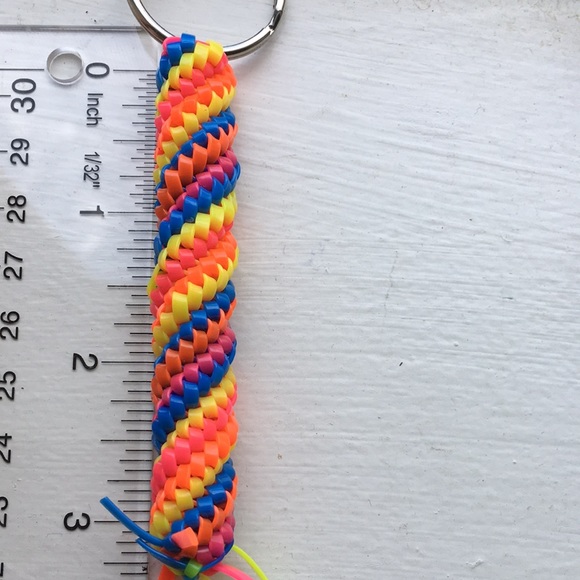 Handmade neon gimp key chain - Picture 2 of 3